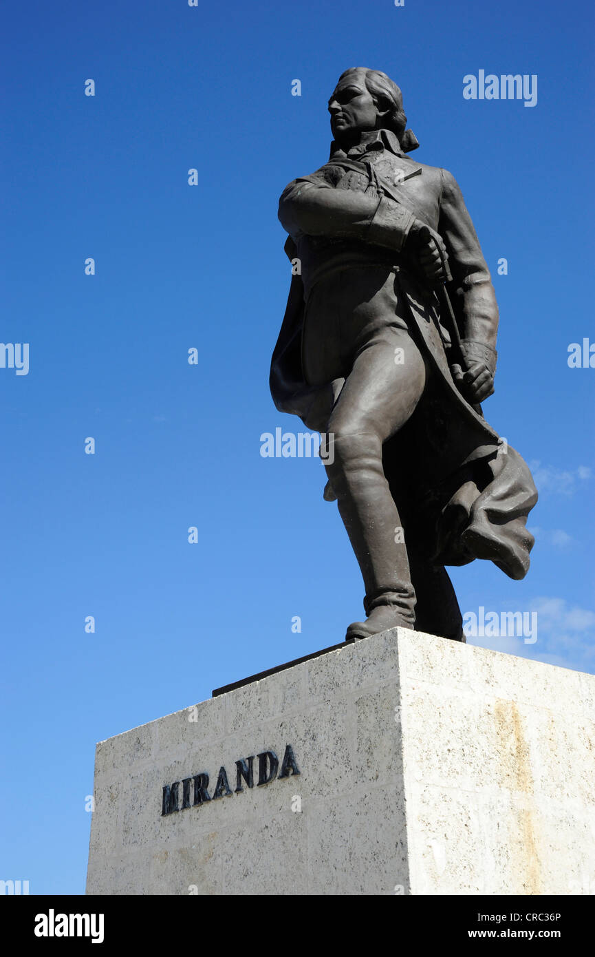 Héros National, Francisco de Miranda, mémorial sur le Malecon sea wall, Avenida de Antonio Maceo, un boulevard le long de la ville Banque D'Images