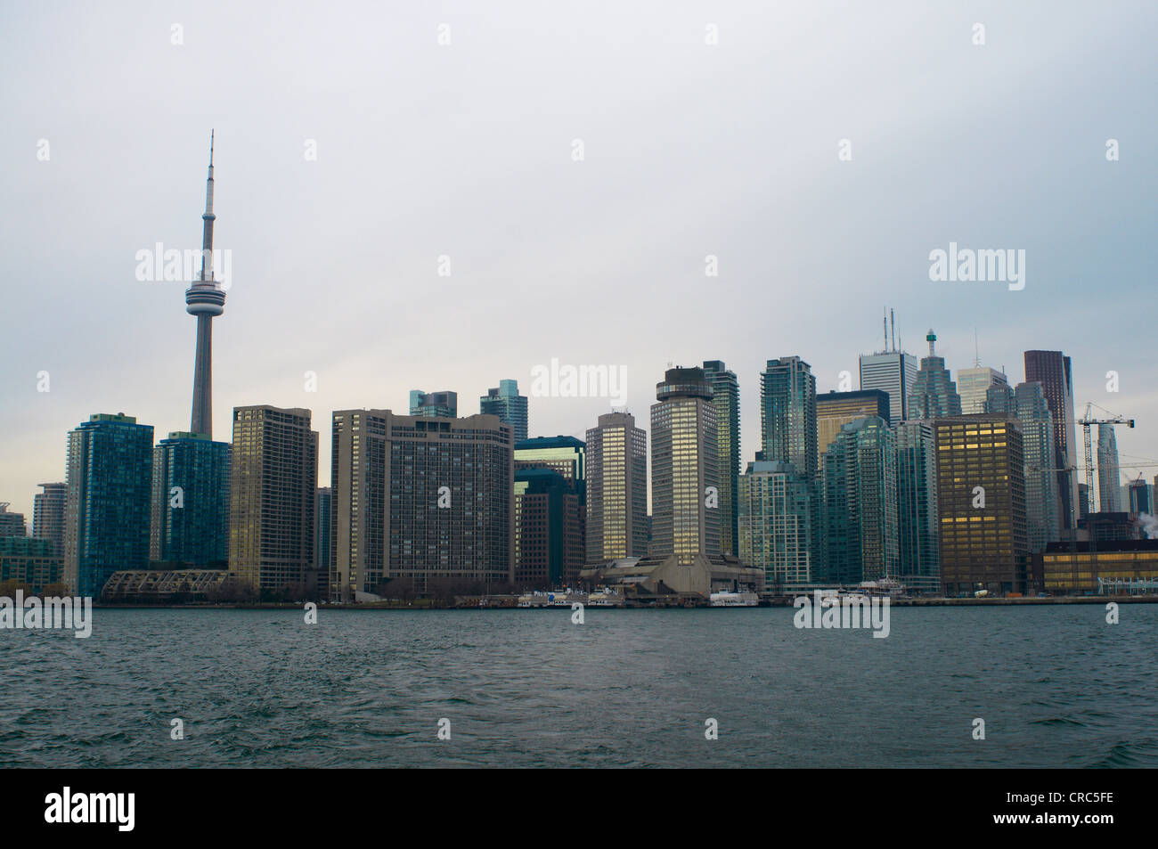 Toronto city skyline on water Banque D'Images