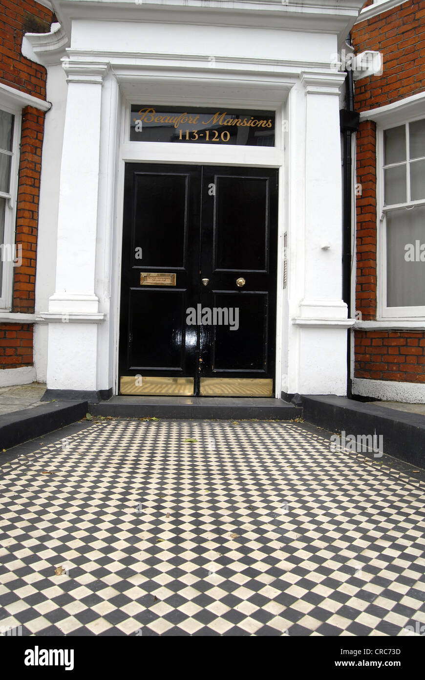 Porte d'entrée avec chemin de dames Banque D'Images