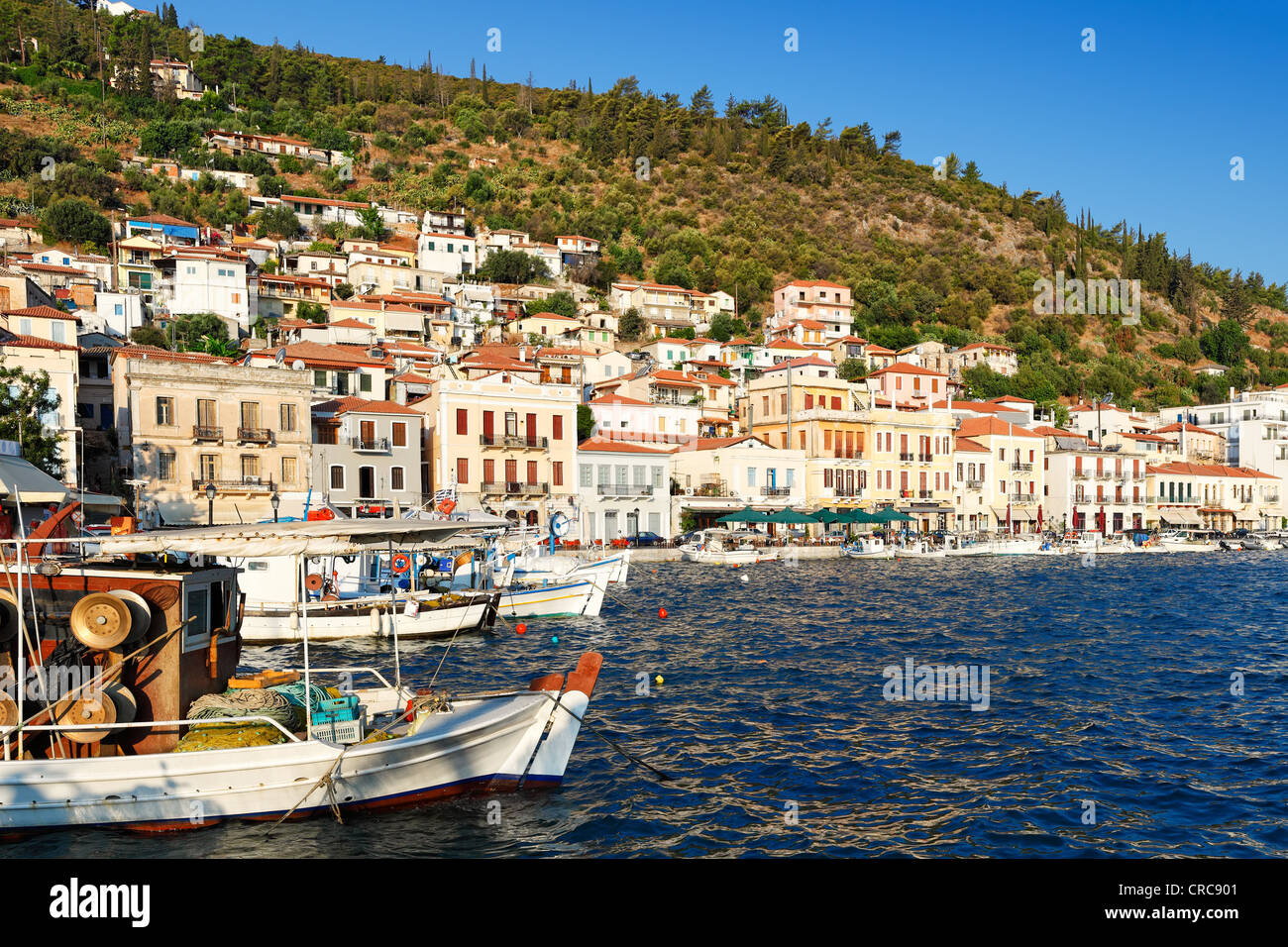 Bateaux de pêche dans le village de Gytheio Laconia, Grèce Banque D'Images