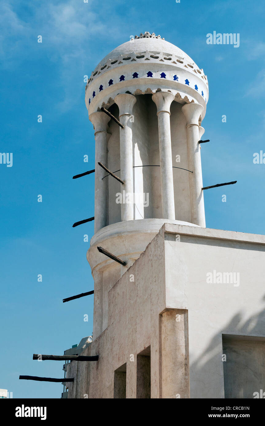 Ventilation tower emirates Banque de photographies et d'images à haute  résolution - Alamy