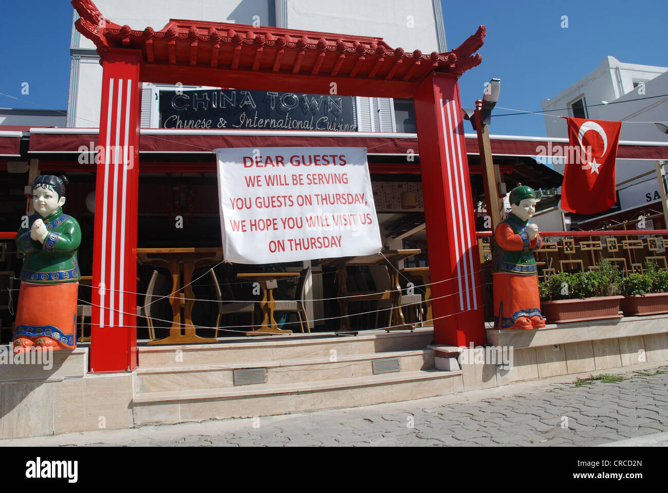 Un drôle involontairement signe extérieur d'un restaurant chinois à Gumbet, au sud-ouest de la Turquie. Photo par : Adam Alexander/Alamy Banque D'Images