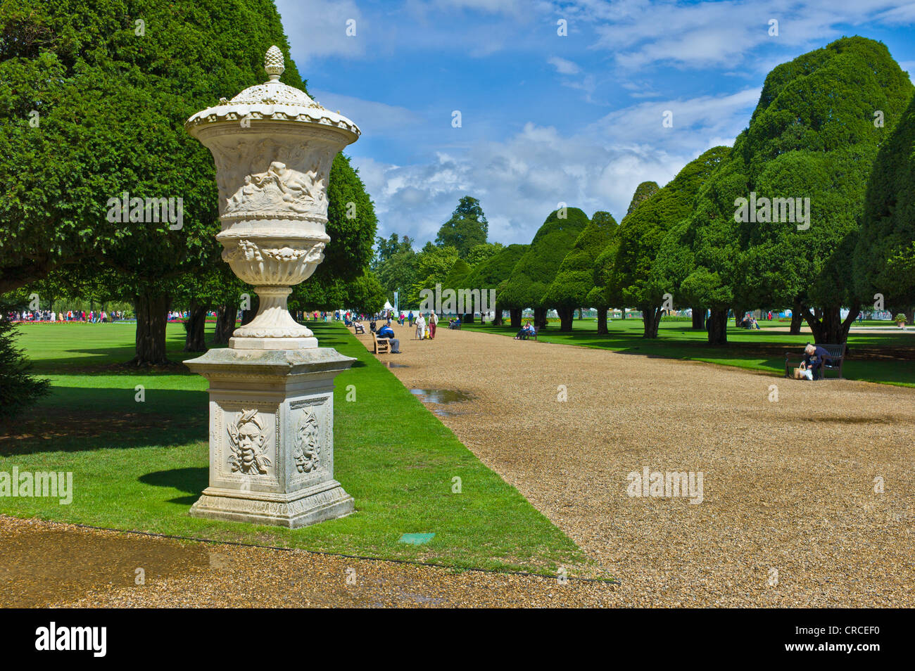 Jardins formels à Hampton Court Palace Banque D'Images