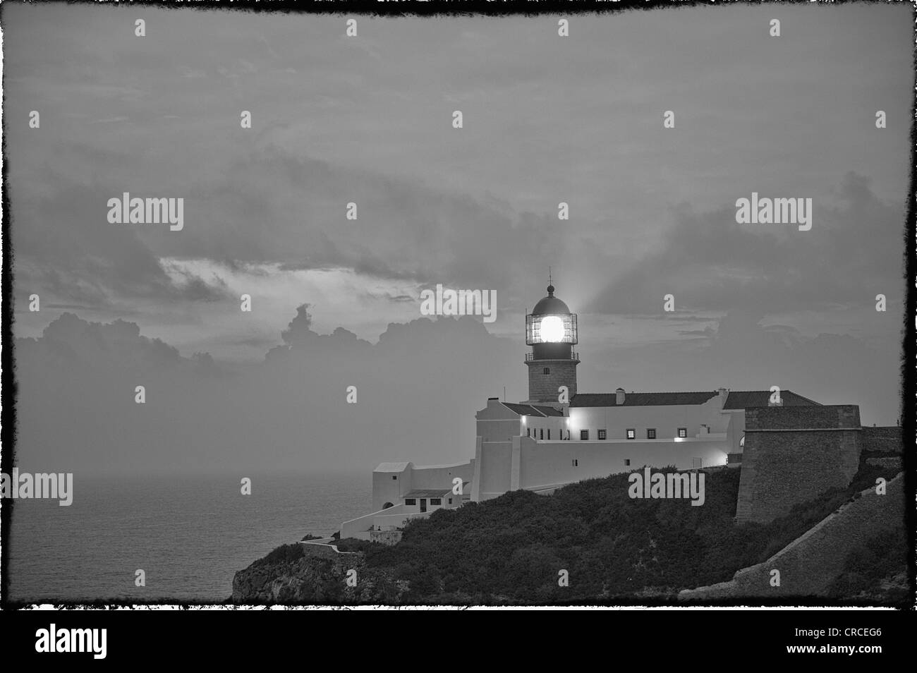 Cabo Sao Vicente phare au coucher du soleil, plus occidentale de l'Europe, Algarve, Portugal Banque D'Images