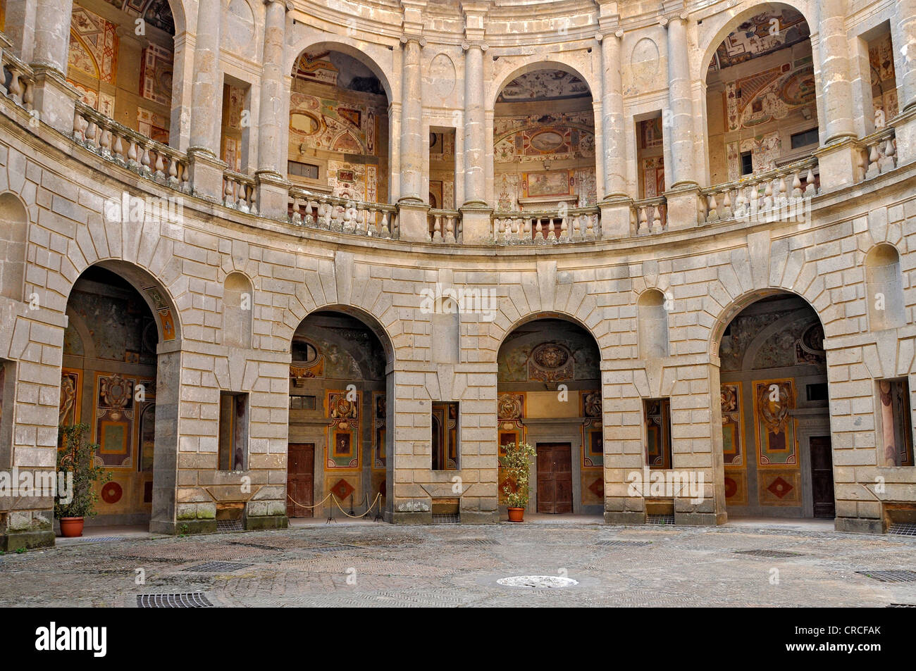 Cour intérieure à arcades, le palais dans la Fortezza, palace, Villa Farnèse, Caprarola, Latium, Italie, Europe Banque D'Images