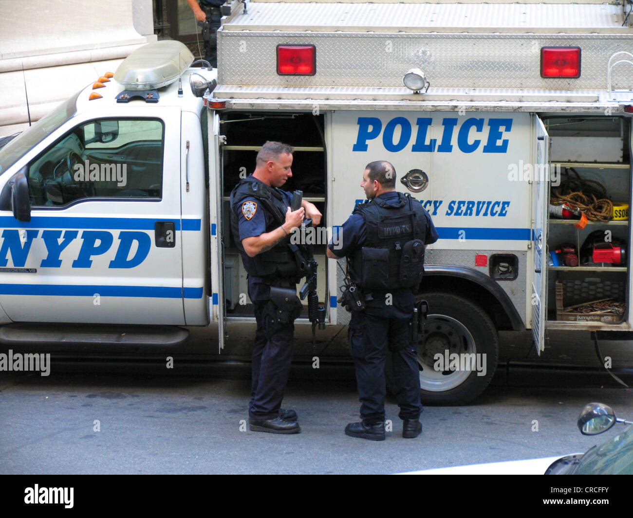 Us police car logo nypd Banque de photographies et d’images à haute ...
