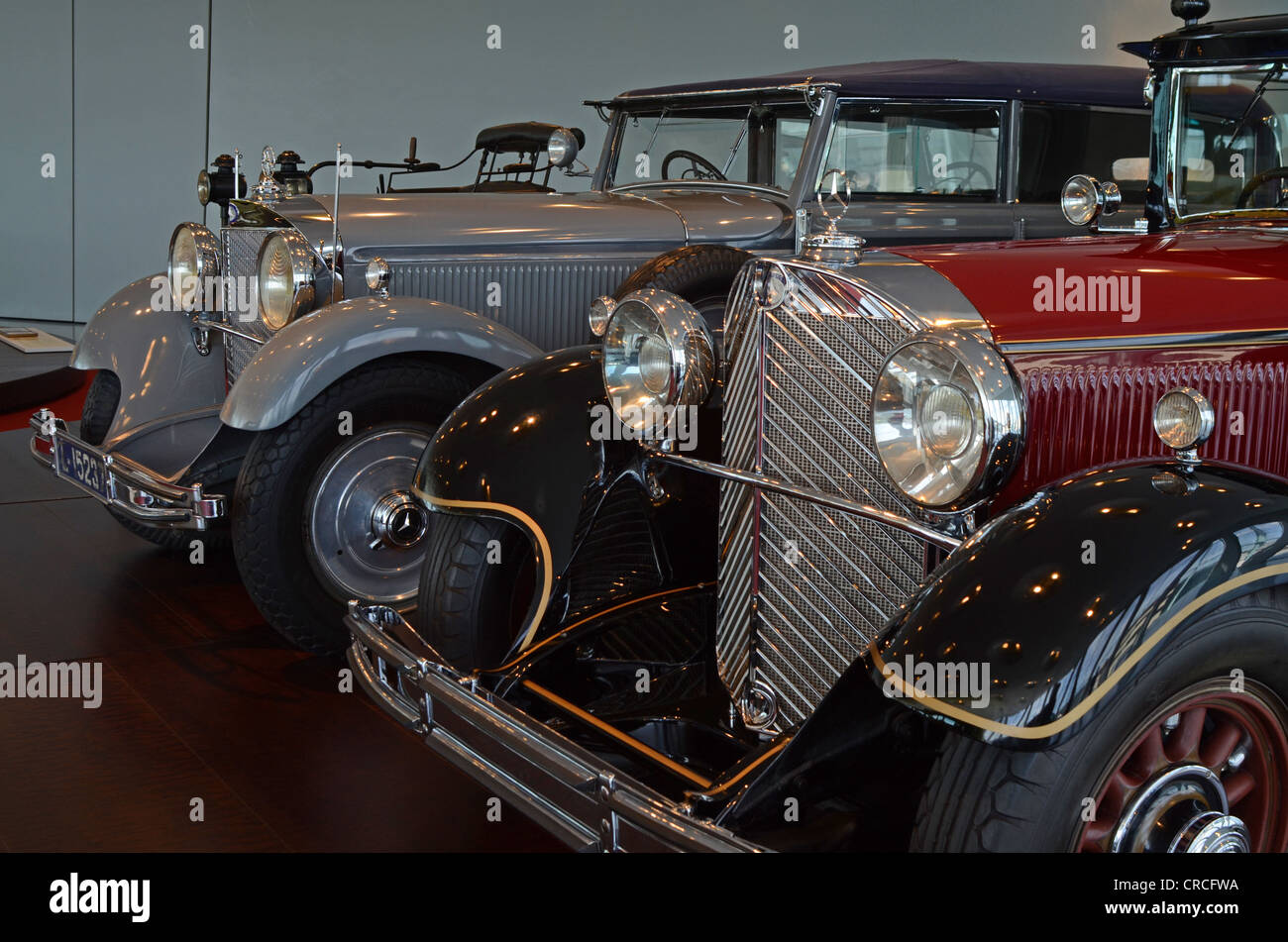 Les voitures de luxe des célébrités exposées au musée Mercedes Banque D'Images
