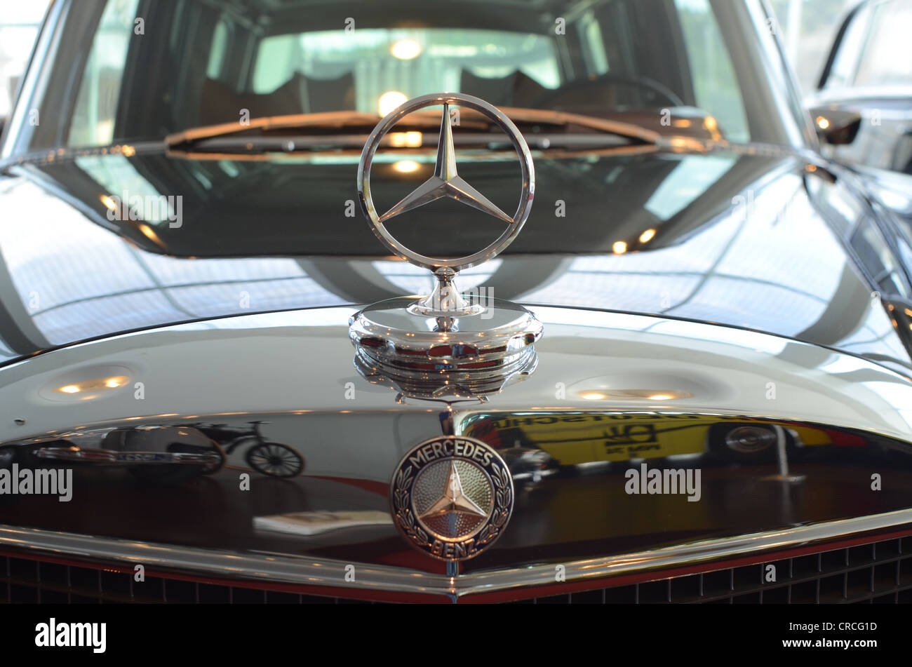 Les voitures de luxe des célébrités exposées au musée Mercedes Banque D'Images