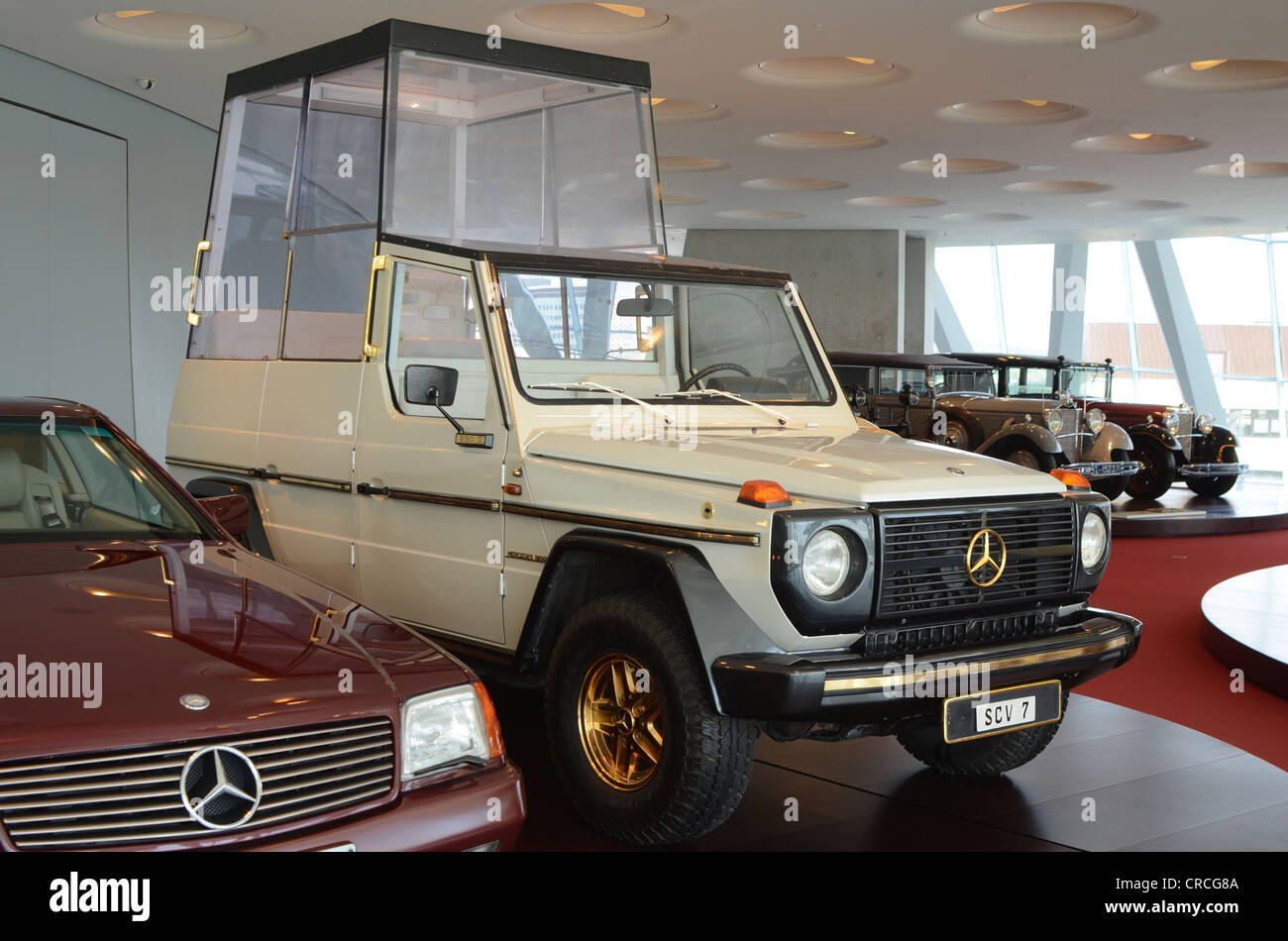 Les voitures de luxe des célébrités exposées au musée Mercedes Banque D'Images