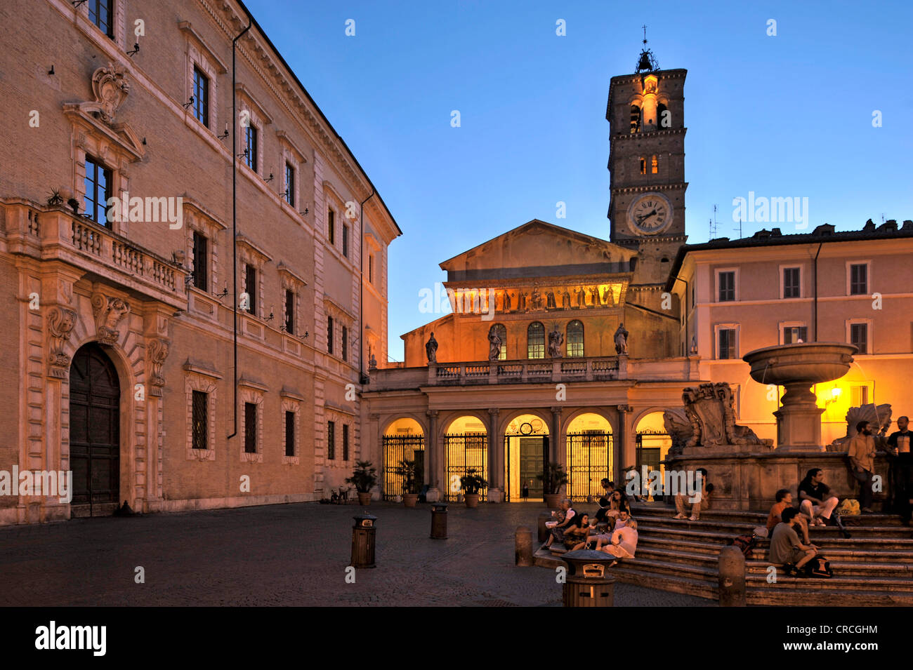 Palazzo di San Callisto et basilique de Santa Maria in Trastevere, Rome, Latium, Italie, Europe Banque D'Images