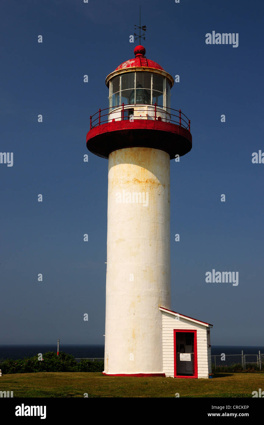 Lighthouse Cape Sainte Madeleine, en Gaspésie ou péninsule de Gaspé, Québec, Canada Banque D'Images