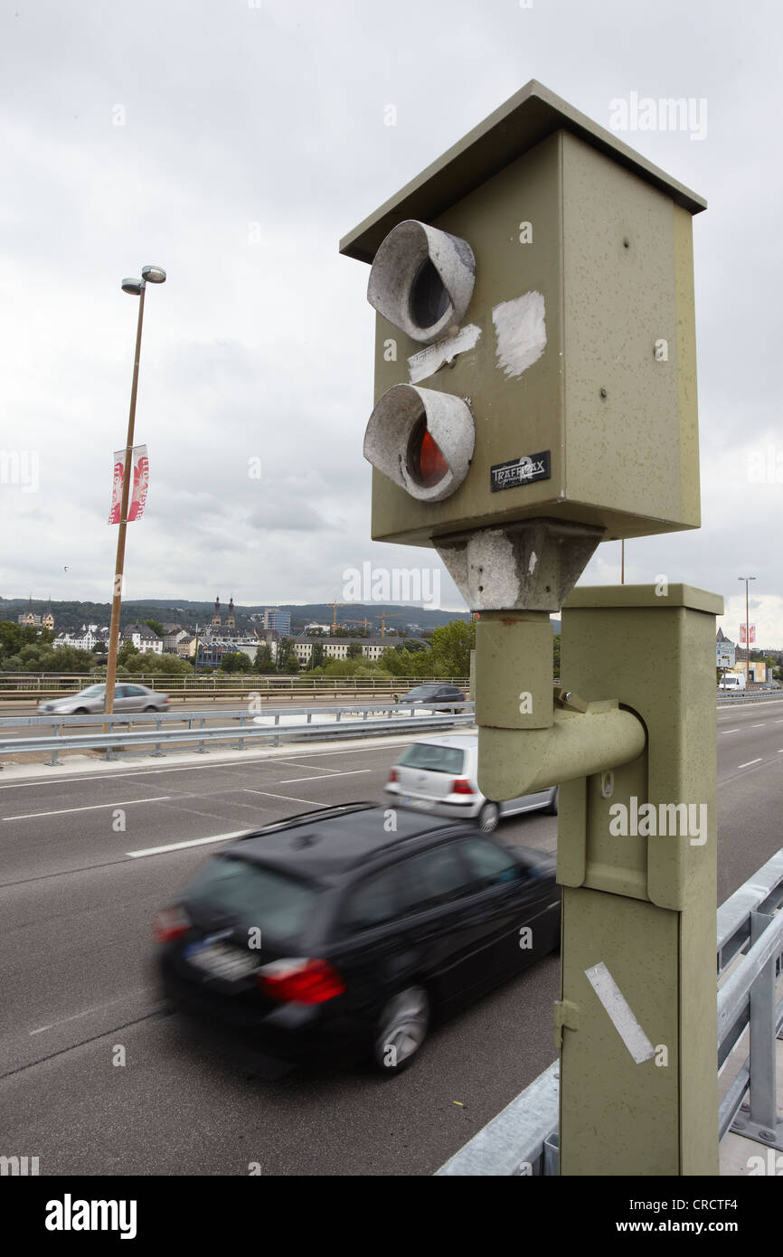 Speed camera sur Europabruecke bridge, Koblenz, Rhénanie-Palatinat, Allemagne, Europe Banque D'Images