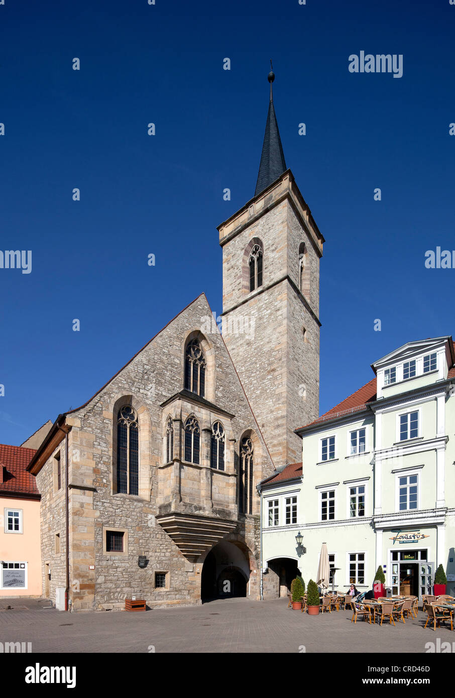 Sur la place de l'Église Aegidien Wenigemarkt, passage à l'Kraemerbruecke, Merchants' Bridge, Erfurt, Thuringe, PublicGround Banque D'Images