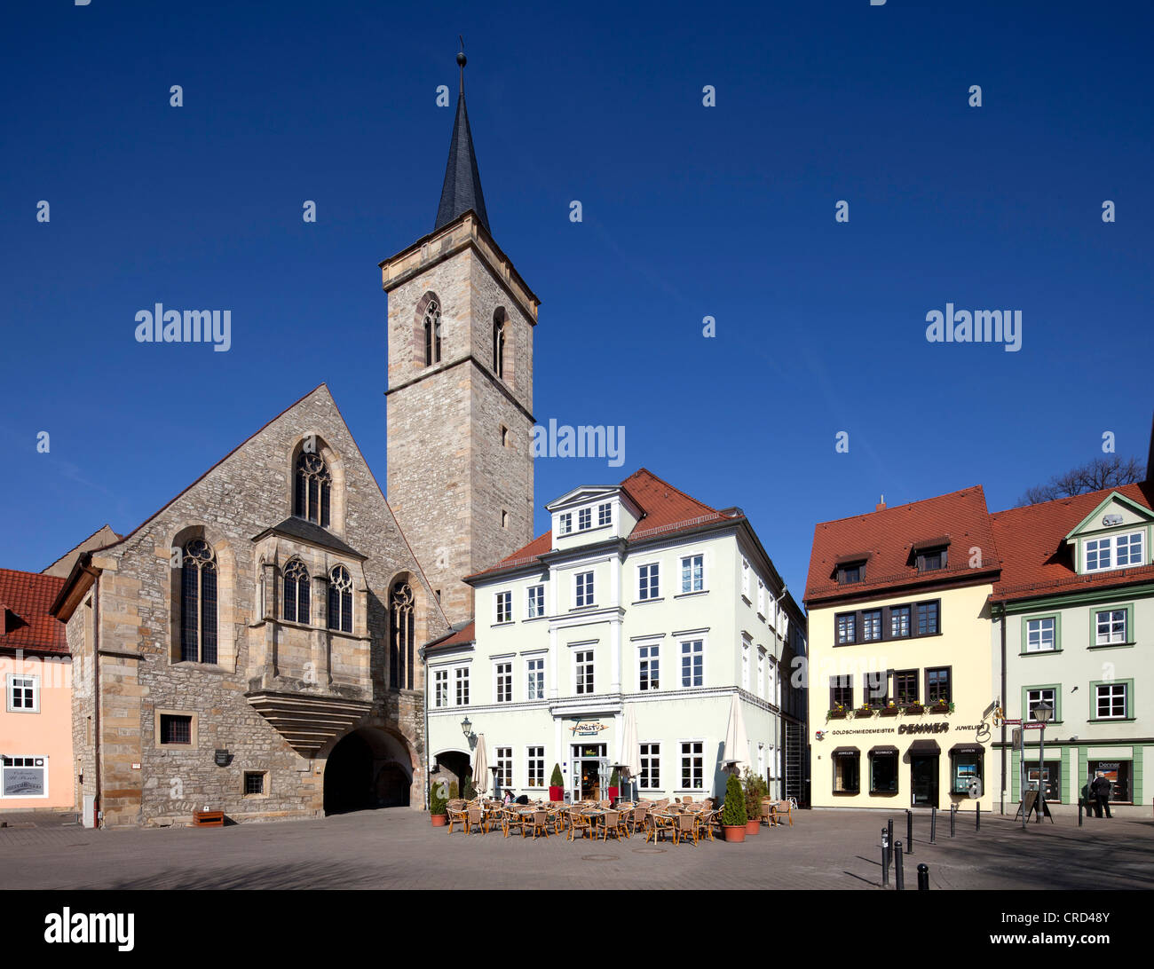 Sur la place de l'Église Aegidien Wenigemarkt, passage à l'Kraemerbruecke, Merchants' Bridge, Erfurt, Thuringe, PublicGround Banque D'Images