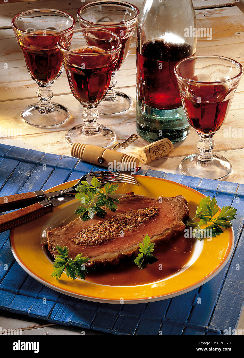 Steak de rumsteck juteux avec garniture délicate de foie de poulet, Nouvelle-Zélande. Banque D'Images