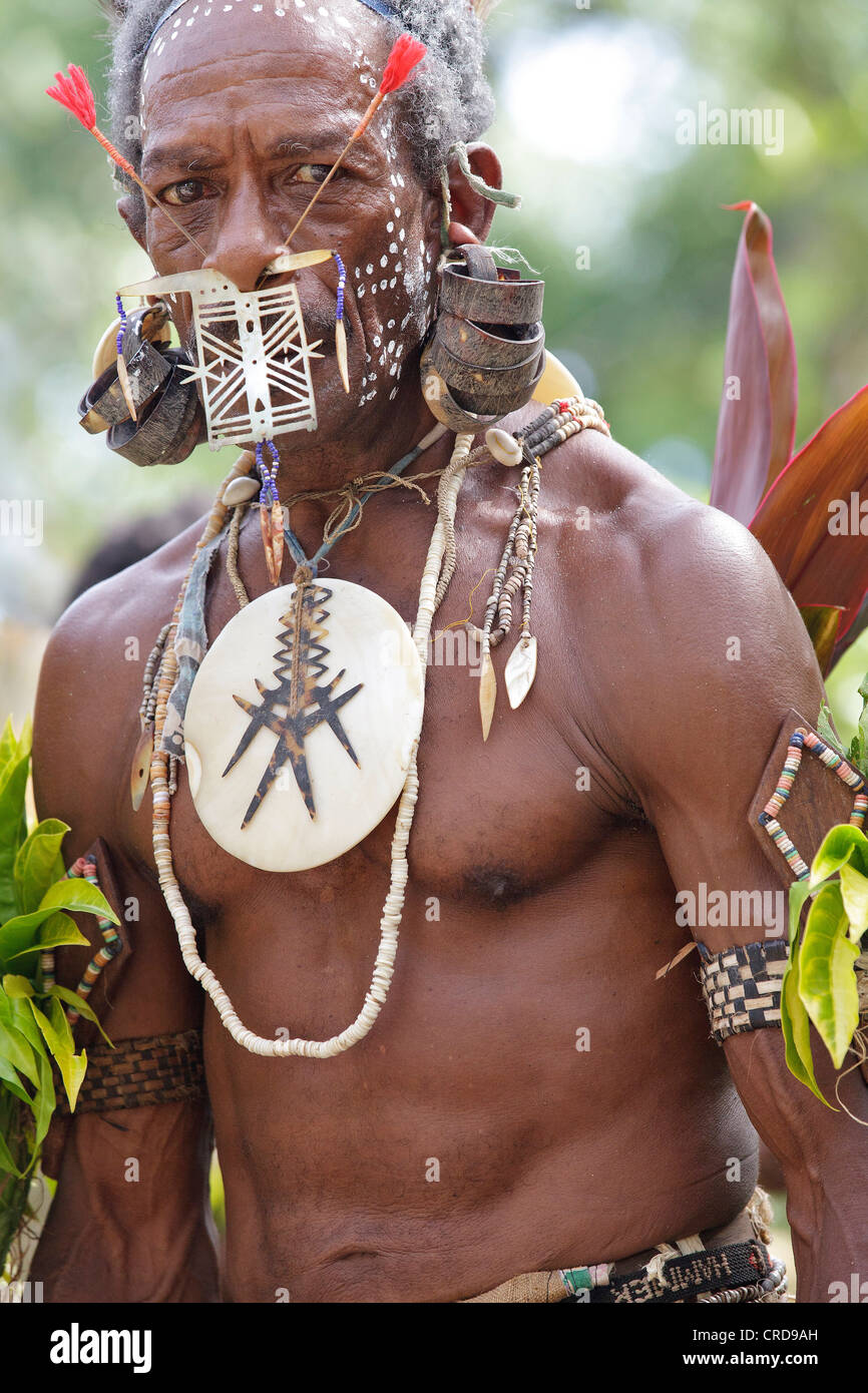 Hommes des îles salomon Banque de photographies et d'images à haute  résolution - Alamy