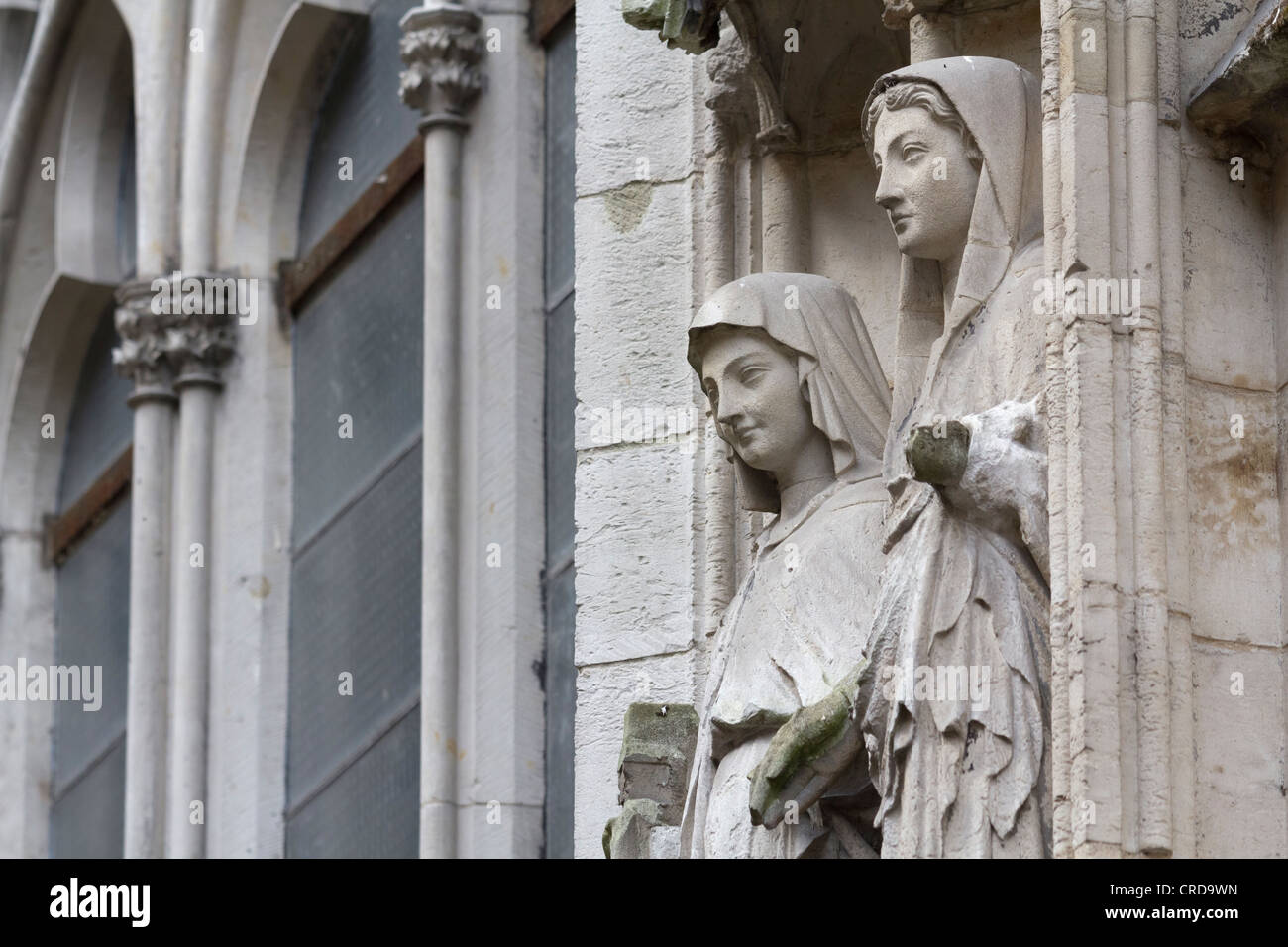 Statues dans nord du transept, portail de la Cathédrale de Rouen, Haute-Normandie, France Banque D'Images