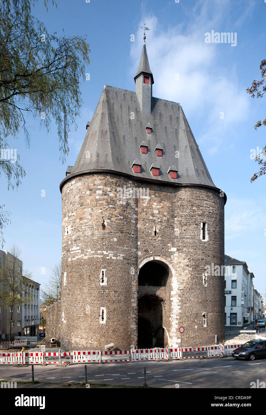 Marschiertor, porte de la ville médiévale, Aix-la-Chapelle, Rhénanie du Nord-Westphalie, Allemagne, Europe, PublicGround Banque D'Images Marschiertor, porte de la ville médiévale, Aix-la-Chapelle, Rhénanie du Nord-Westphalie, Allemagne, Europe, PublicGround Banque D'Images