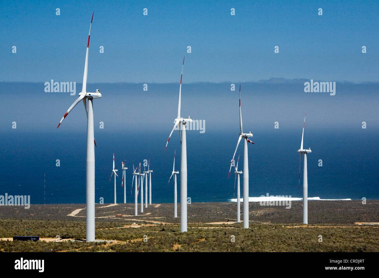 18 MW d'énergie éolienne, l'usine construite par Endesa en décembre 2009 dans le no man's land entre l'autoroute panaméricaine et le Pacifique Banque D'Images