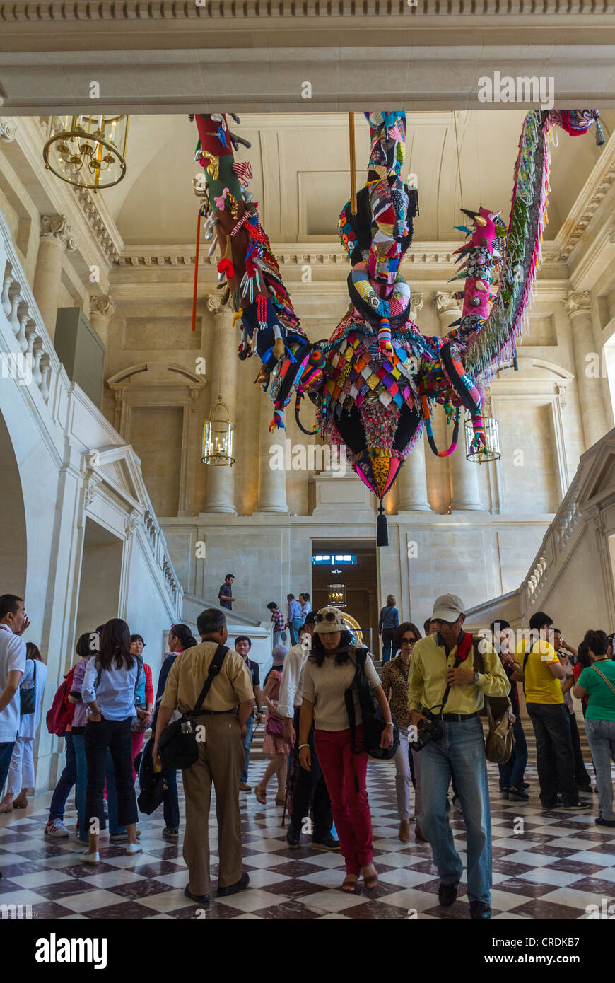 Paris, France, les touristes visitant "Joana Vasconcelos' Art Contemporain Show, galeries d'intérieur du château de Versailles, château français Banque D'Images