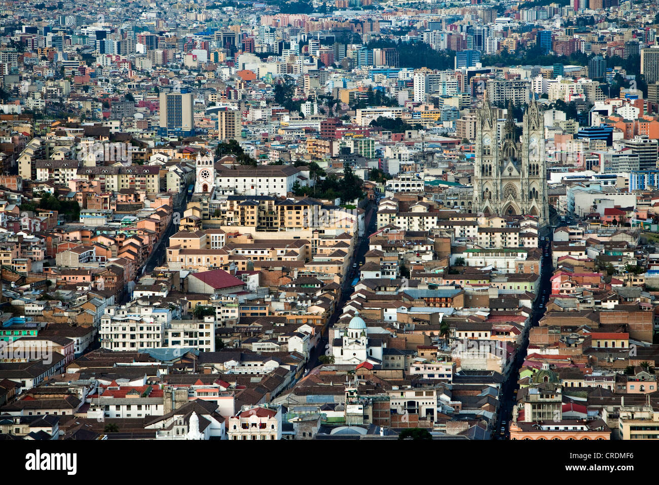 Vue depuis El Panecillo à Quito avec la vieille ville à l'avant, Quito, Equateur, Amérique du Sud Banque D'Images