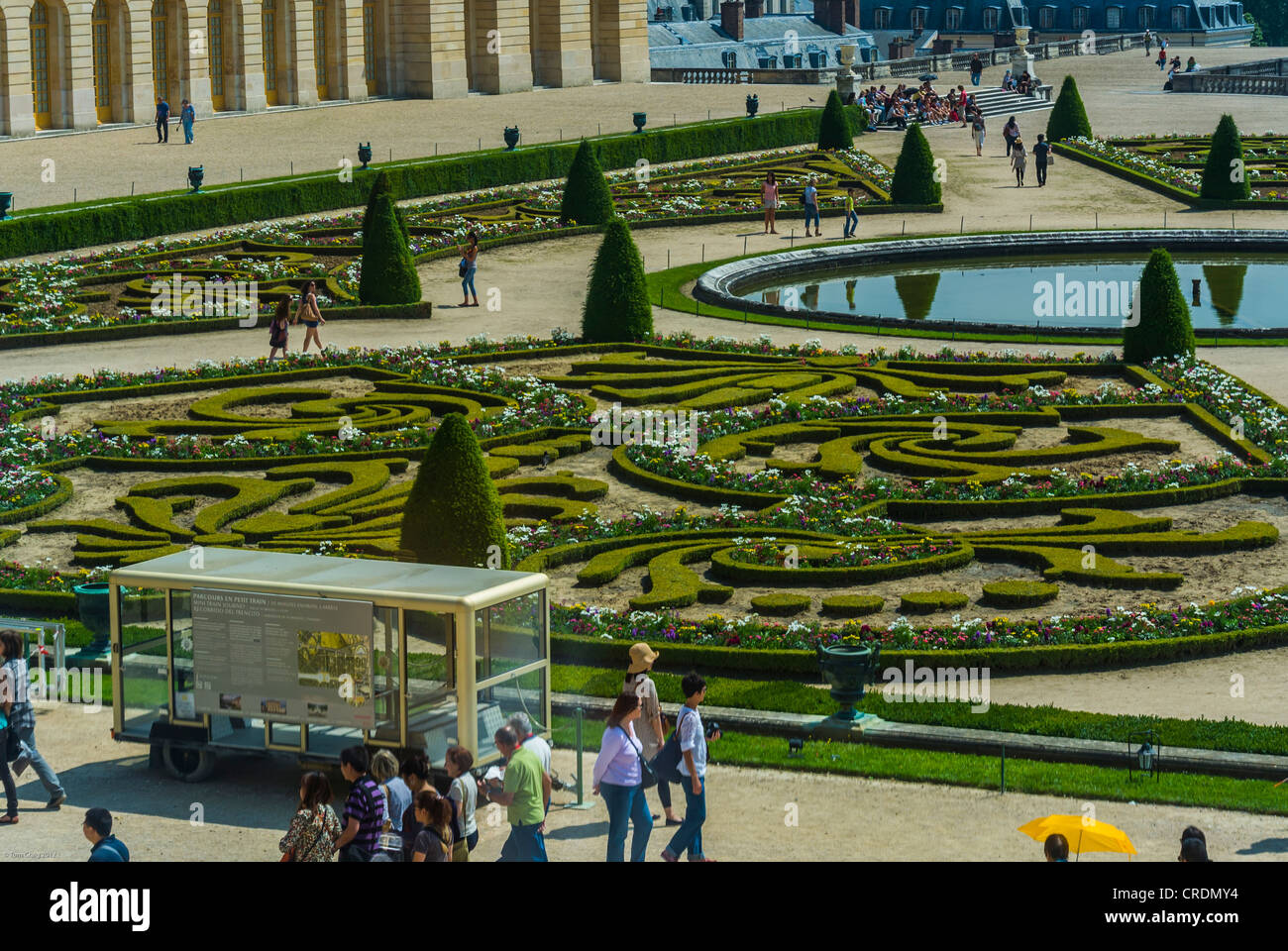 Paris, France, High Angle View, les touristes visitant le château de Versailles, jardins à la française de Versailles Banque D'Images