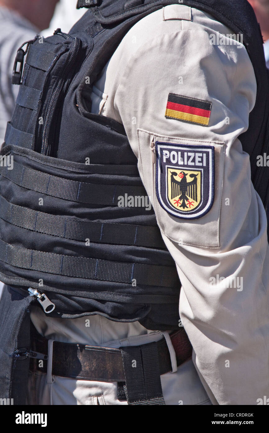 L'uniforme de la Police Fédérale Allemande avec gilet pare-balles, 60 ans gilet de sécurité, la Police fédérale à Berlin Banque D'Images