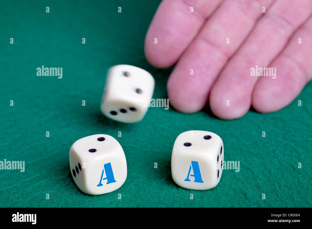Dés de la lettre A sont exprimés, image symbolique pour l'attribution de la cote triple A des agences de notation Banque D'Images