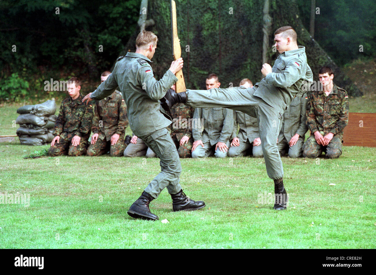 Les soldats de la Bundeswehr, terrain et Sportuebungen, Berlin, Allemagne Banque D'Images