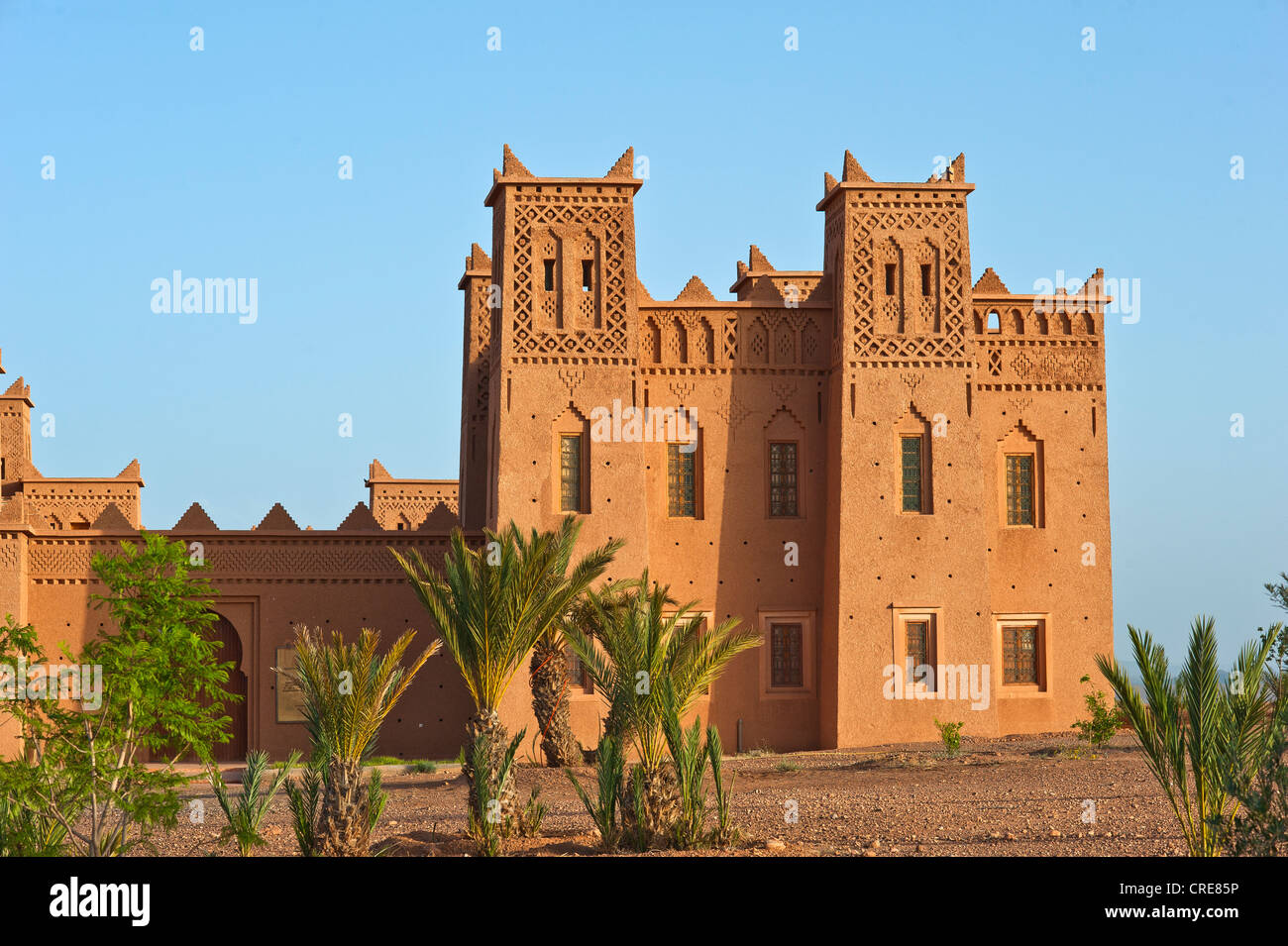 Kasbah nouvellement construit, construit de terre battue, Tighremt ou fief de la Berbère, Ouarzazate, vallée du Dadès, La Kasbah Road Banque D'Images