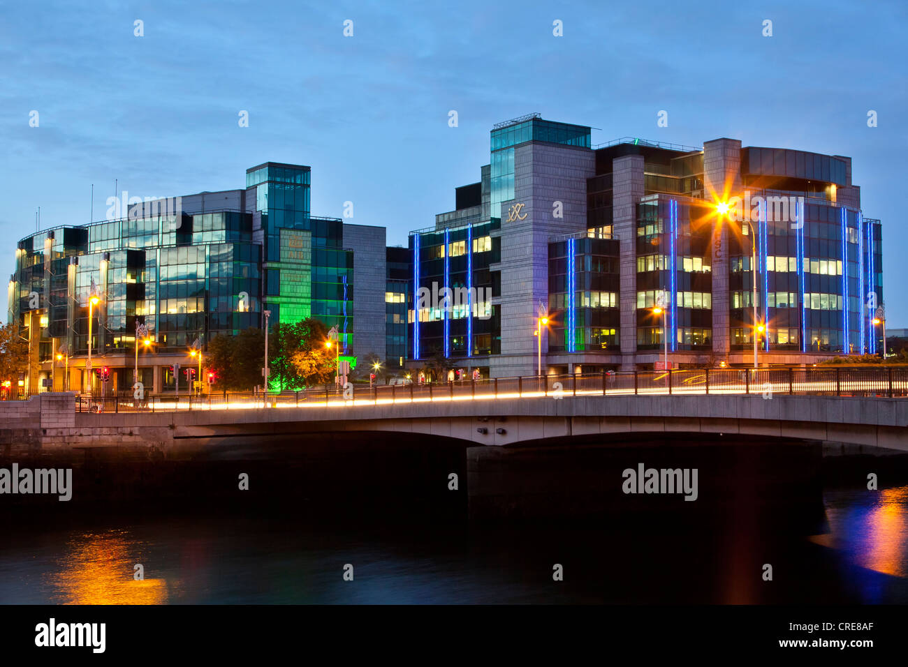 Siège de l'Allied Irish Bank, l'AIB, sur la rivière Liffey, dans le quartier financier de Dublin, Irlande, Europe Banque D'Images