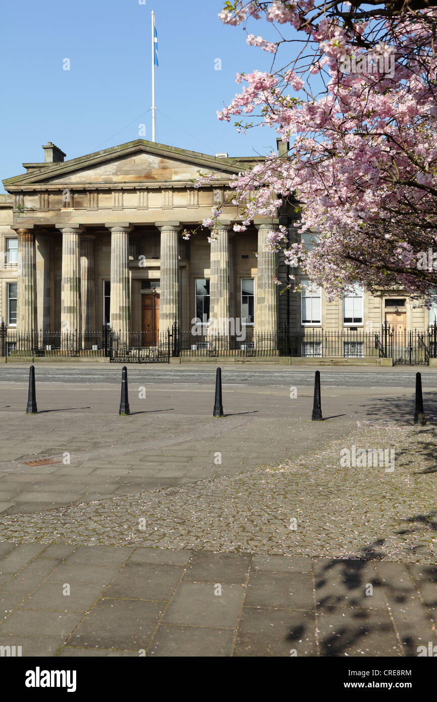 Glasgow ancienne Haute Cour le Saltmarket au printemps, Ecosse, Royaume-Uni Banque D'Images