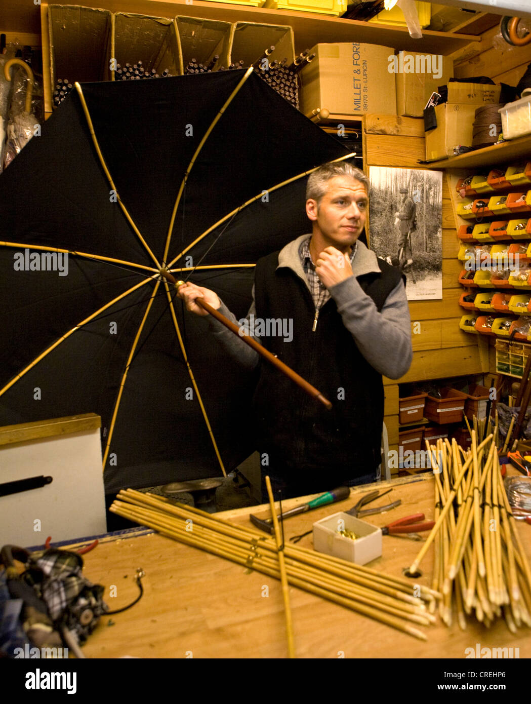 Au parapluie des pyrénées umbrella shop Banque de photographies et d'images  à haute résolution - Alamy