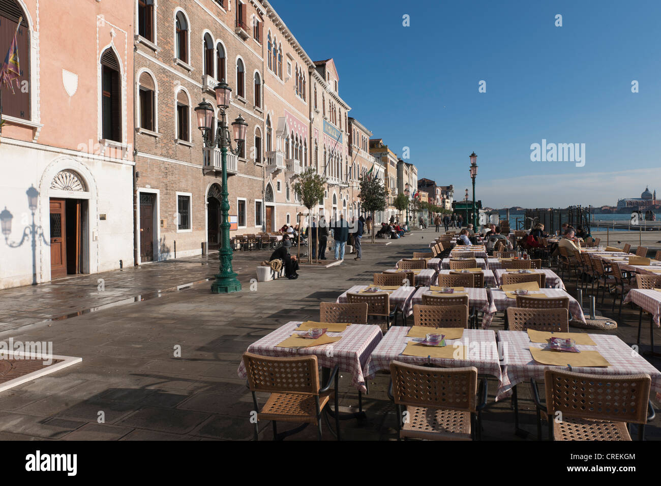 Fondamenta Zattere, promenade dans le quartier de Dorsoduro, Venise, Vénétie, Italie, Europe du Sud Banque D'Images