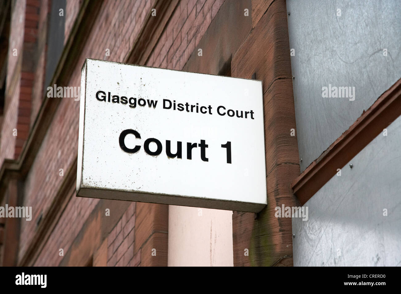 Usé vieux signe pour district court cour 1 glasgow scotland uk Banque D'Images