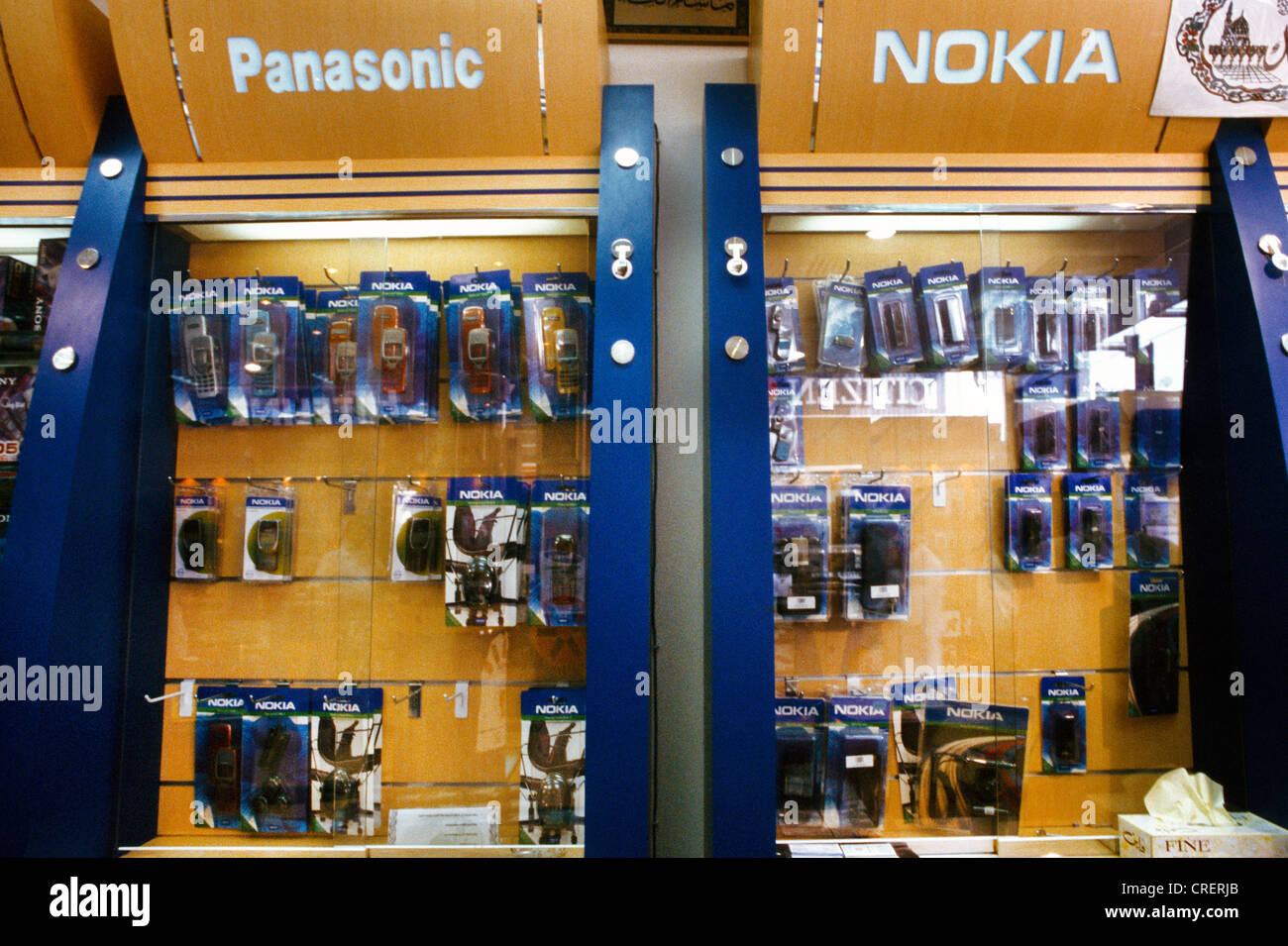 Dubai UAE intérieur d'une boutique de téléphonie mobile Accessoires en