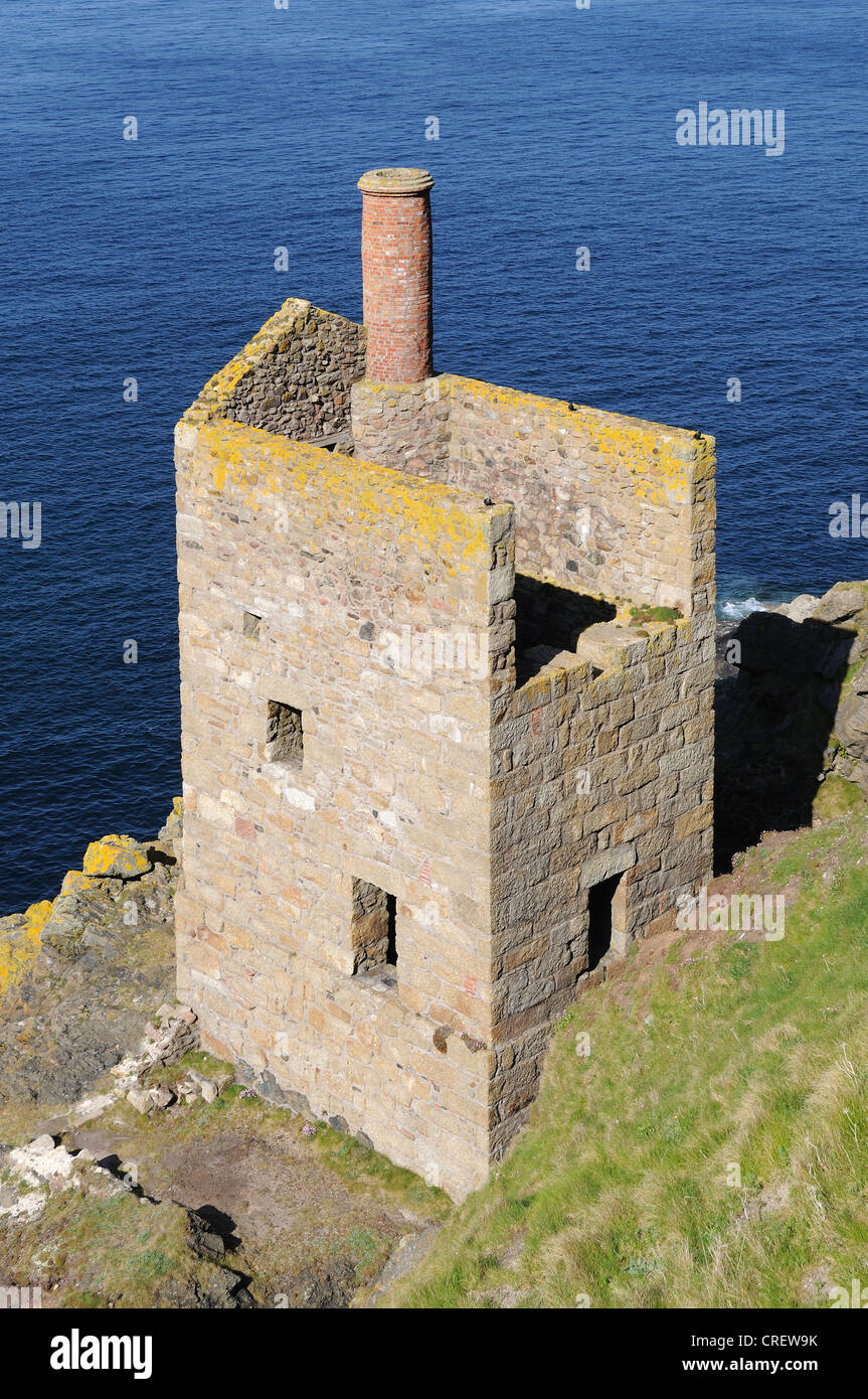 Les couronnes à la vieille maison moteur Botallack Tin MIne près de Pendeen à Cornwall, UK Banque D'Images