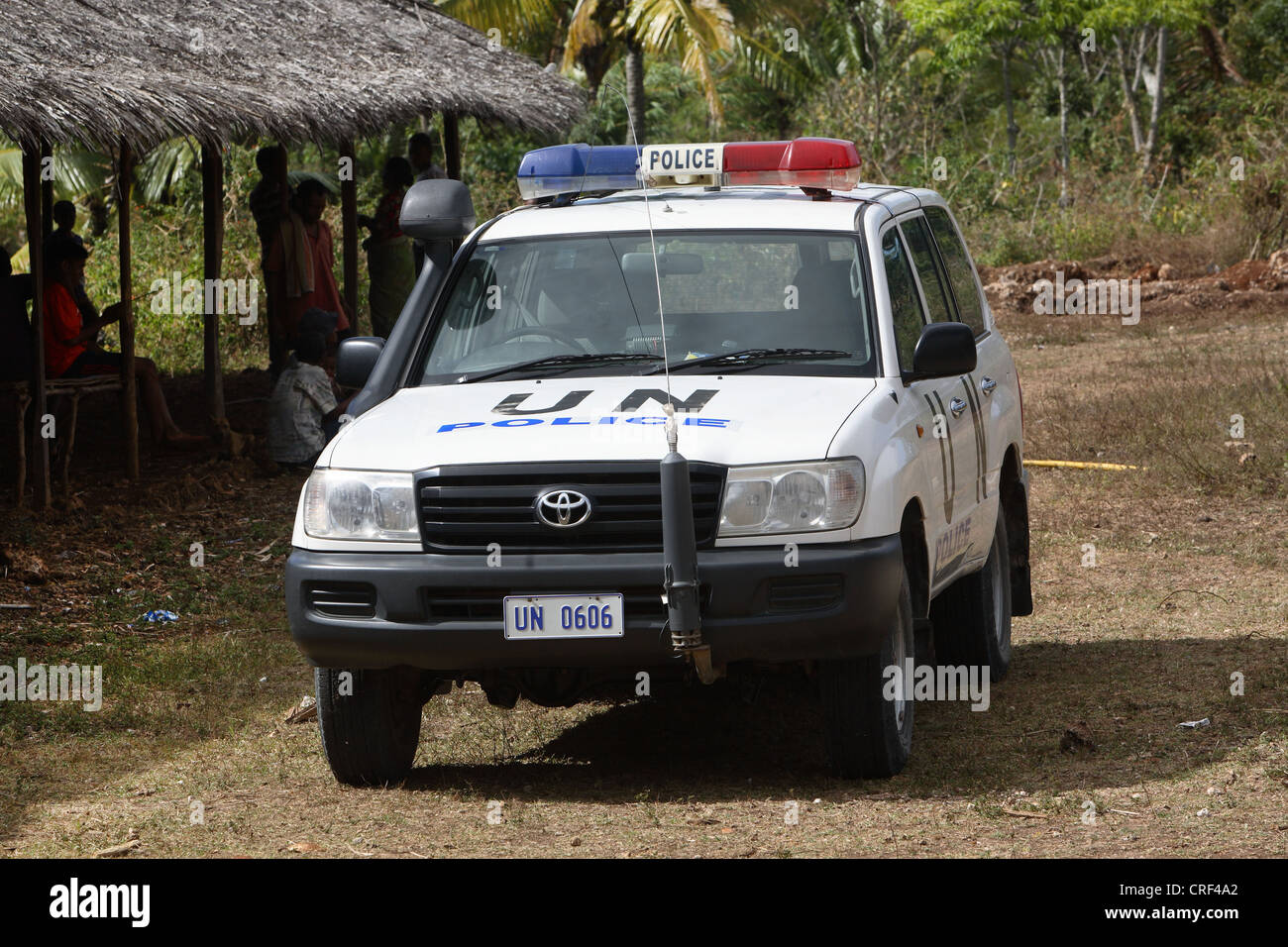 Véhicule de police des Nations Unies dans Makadade village. L'île Atauro, Timor oriental. Banque D'Images