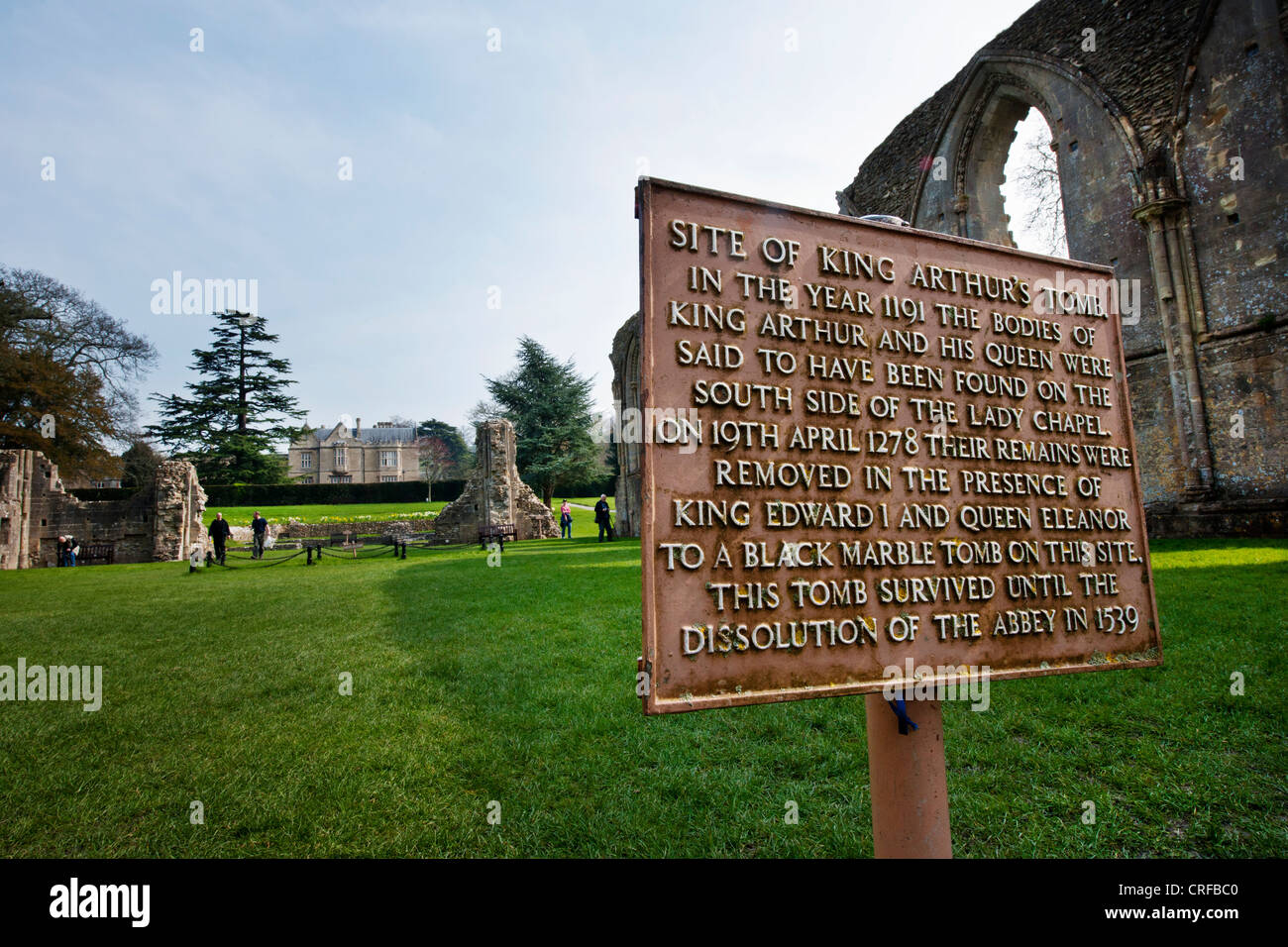 La tombe du roi Arthur Abbaye de Glastonbury Banque D'Images