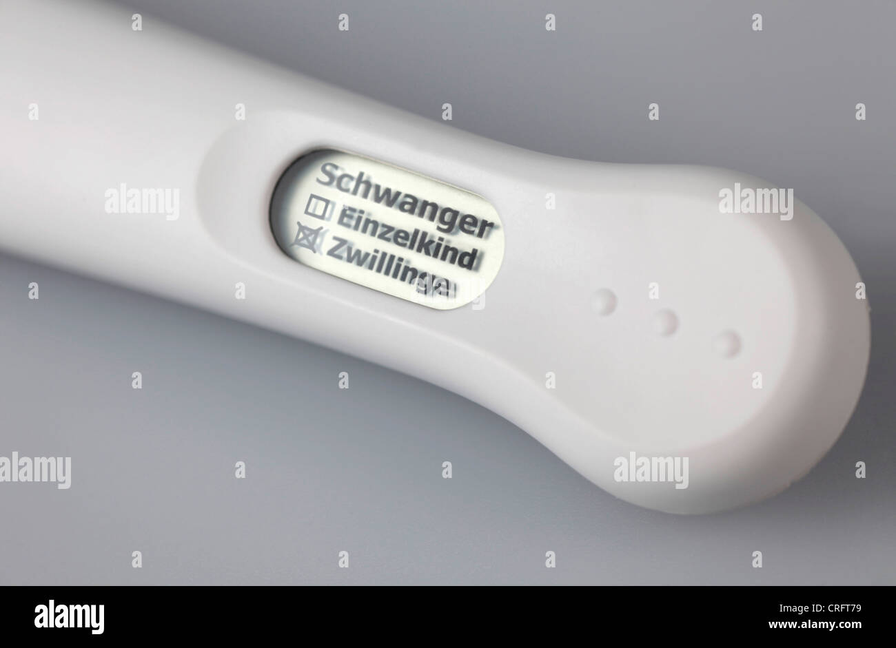 Le diagnostic de la grossesse test de grossesse de jumeaux Banque D'Images