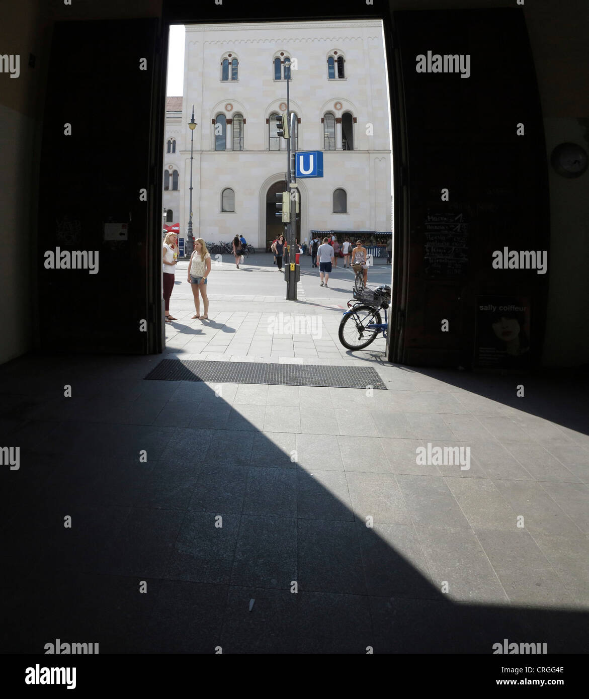 L'Université de Munich Allemagne entrée de la station de U-Bahn Banque D'Images