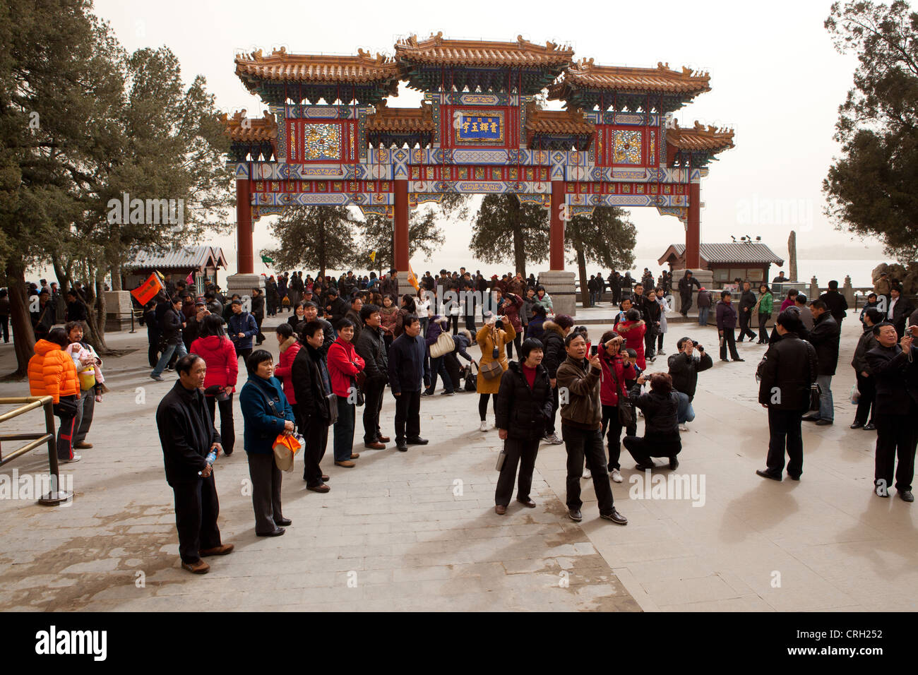 Groupe de touristes chinois à l'Ancien Palais d'été, Pékin, Chine Banque D'Images