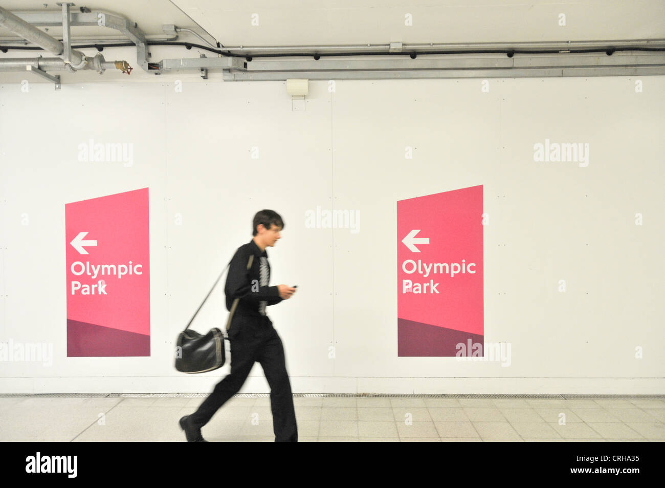 La gare de Stratford London Olympics 2012 Parc Olympique signe gare overground Underground tube de transport Banque D'Images