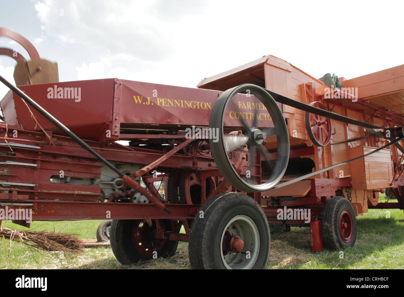 W j pennington vintage farm hay ramasseuse-presse Banque D'Images