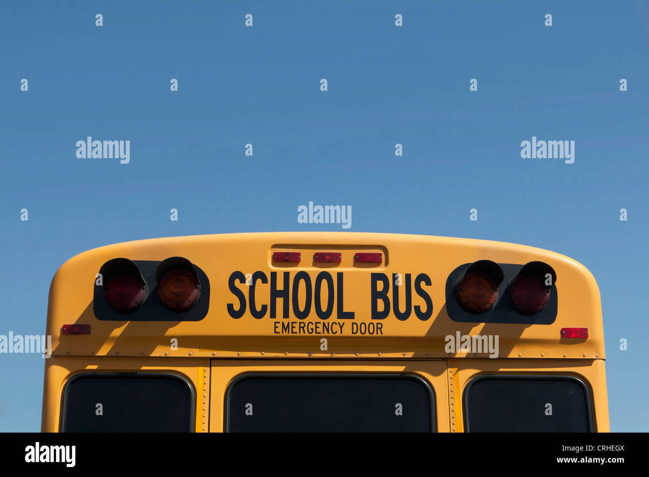 Vue arrière des autobus scolaires Banque D'Images