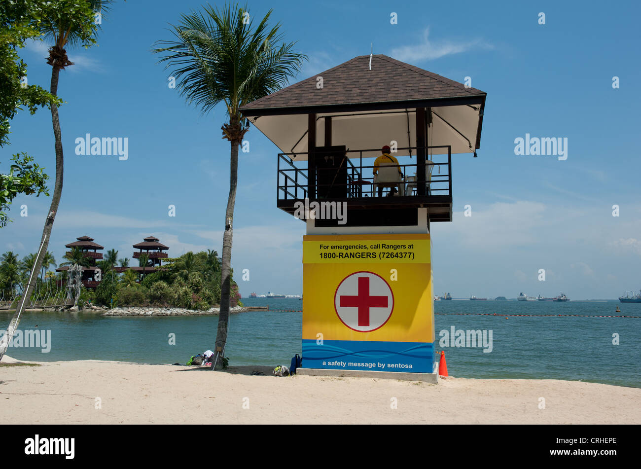 Life saver's post à Palawan beach de l'île de Sentosa à Singapour, en Asie Banque D'Images