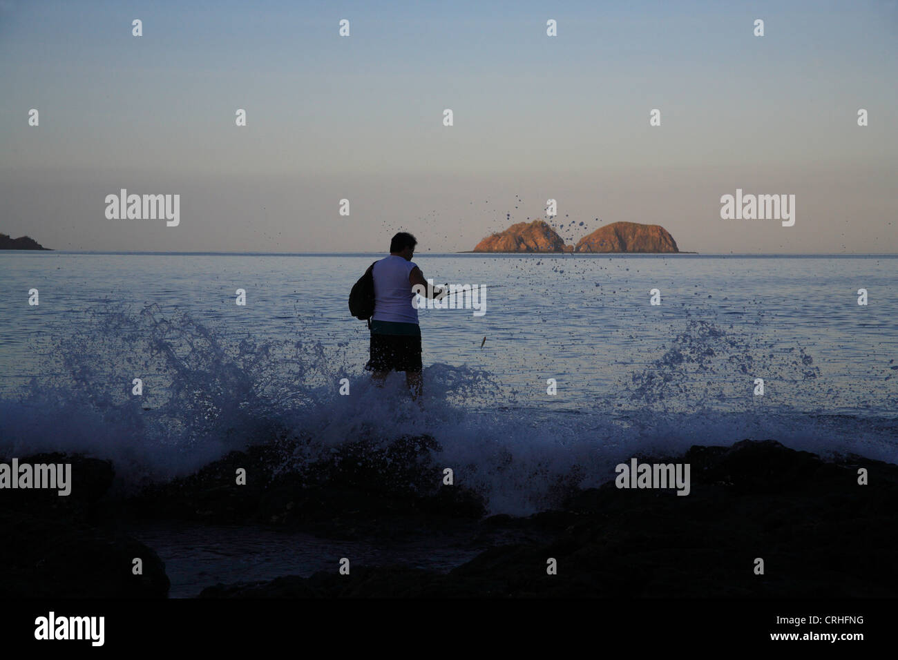 La pêche locale à Playa Hermosa, Guanacaste, Costa Rica. Banque D'Images