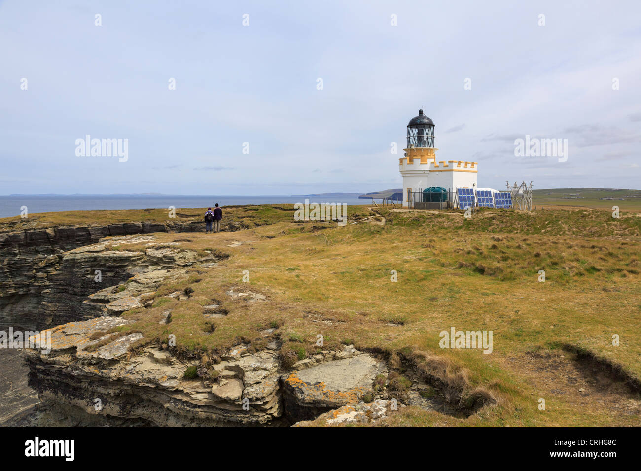 Birsay phare construit par David UN Stevenson en 1925 sur la falaise sur Brough de Birsay Orkney Islands Scotland UK Banque D'Images