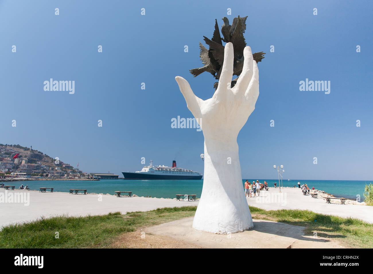 Kusadasi Turquie Statue Colombe et la main Banque D'Images