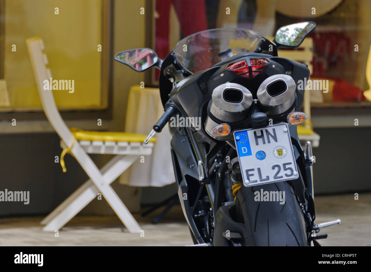 Ducati Moto Les tuyaux d'échappement à l'arrière de la plaque  d'immatriculation allemande - Heilbronn Allemagne Photo Stock - Alamy